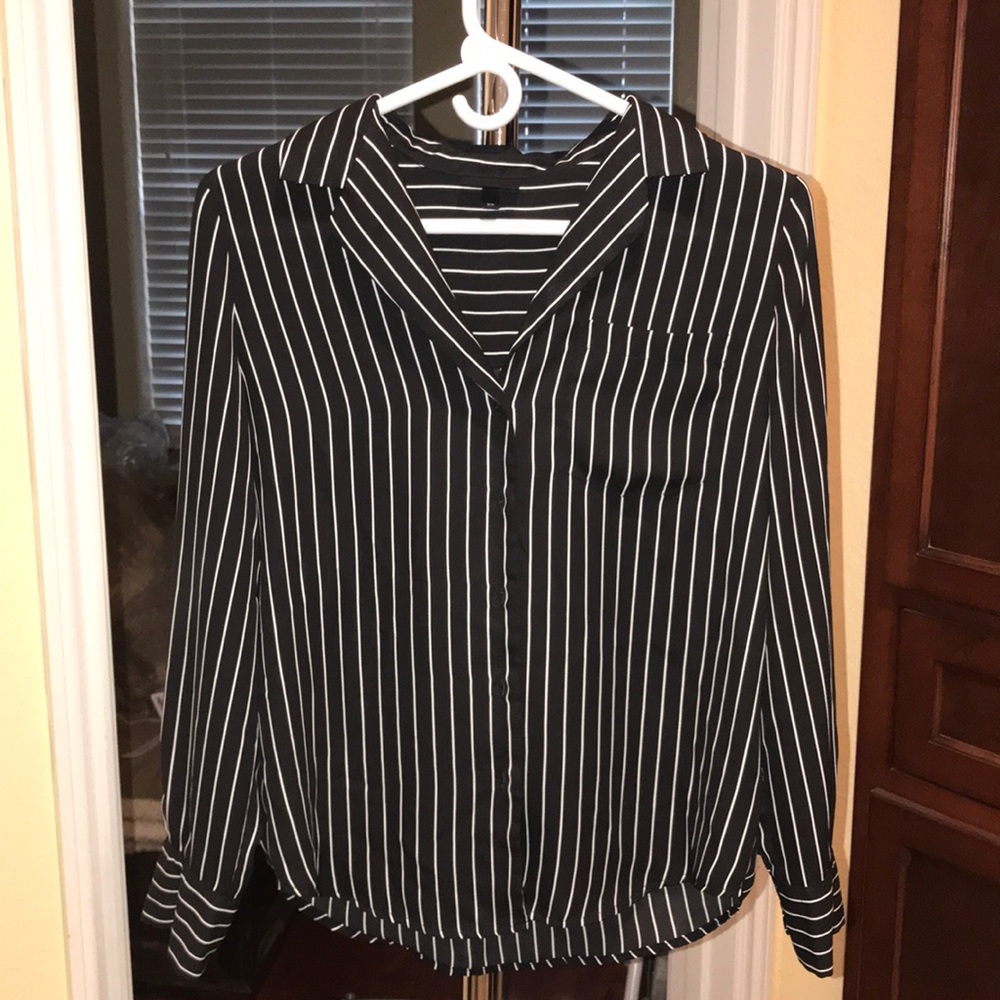 BLACK&WHITE BUTTON DOWN